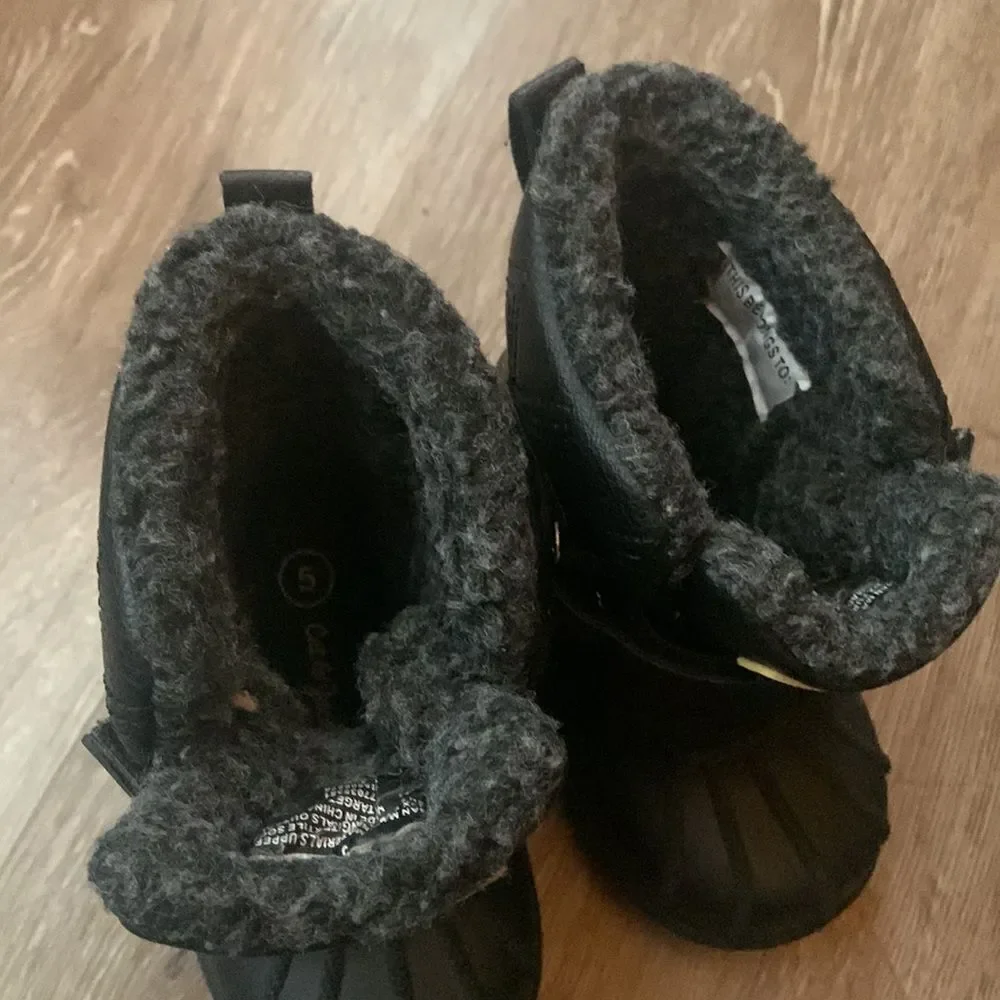 Cat & Jack winter boot size 5 preloved❤️